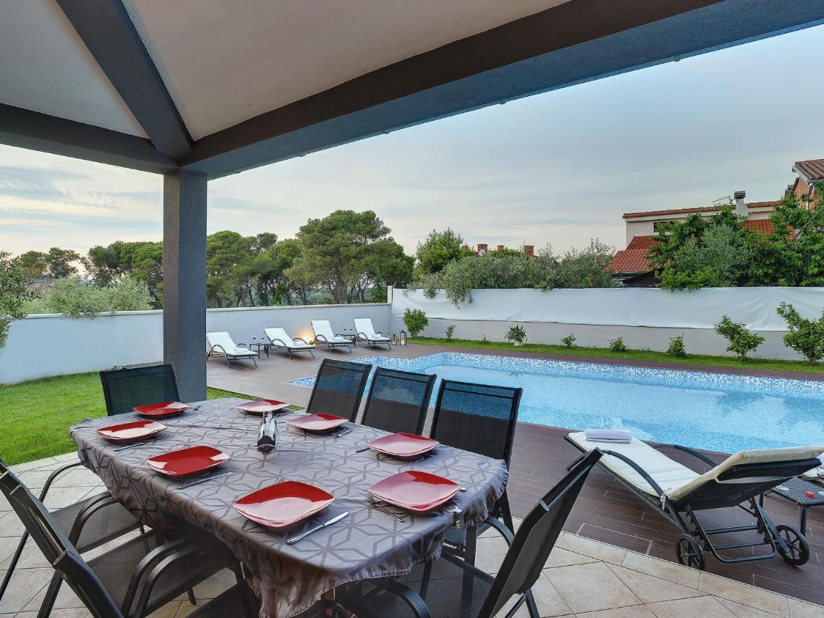 Modern In Pula With Pool And Parking Willa